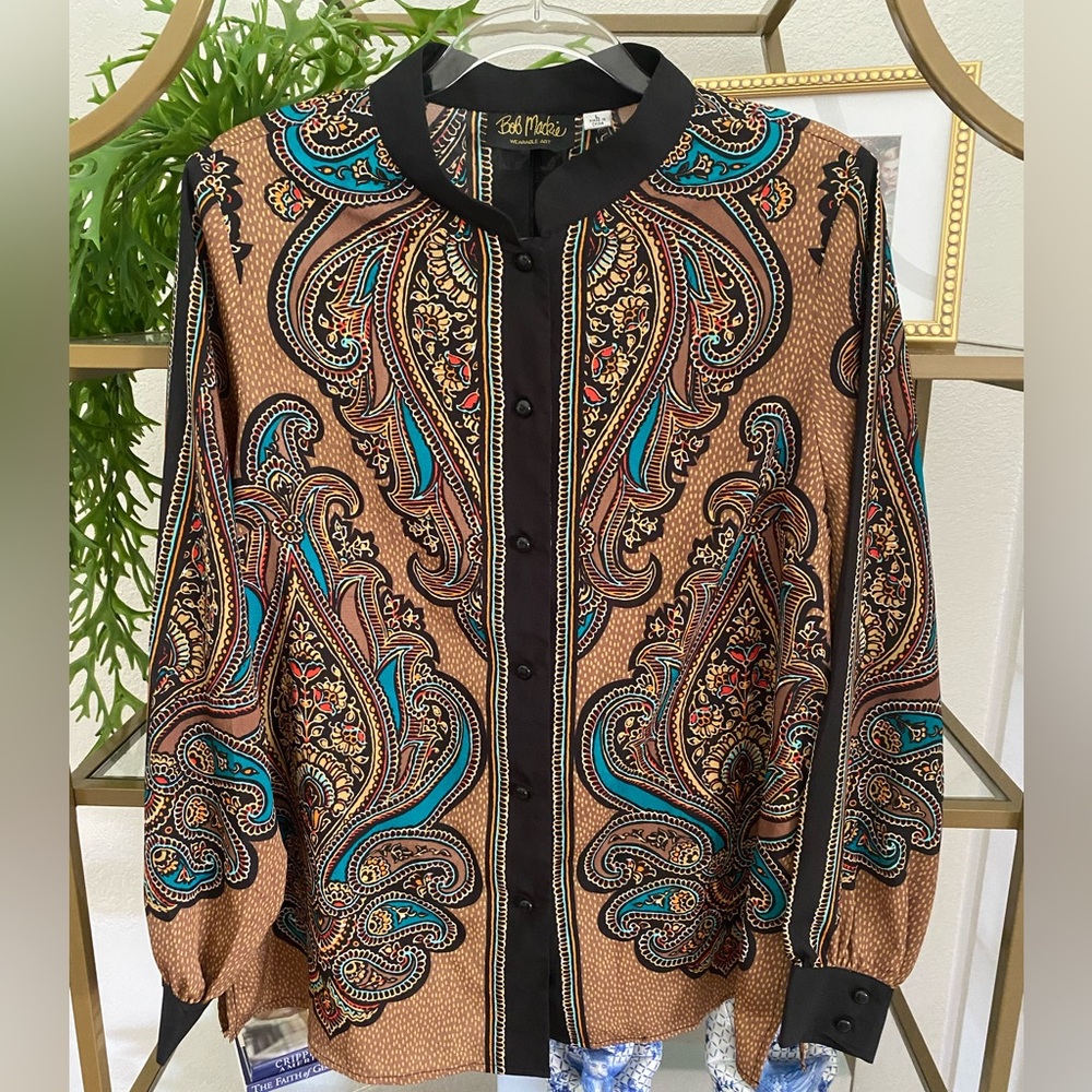 Bob Mackie Wearable Art buttons stand up collar placket Excellent Vintage blouse